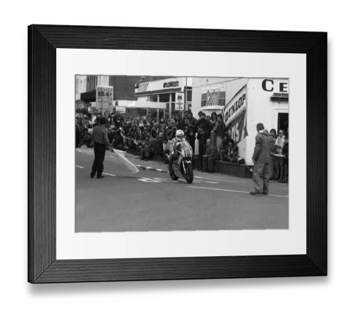 Framed Print : Mick Grant (Suzuki) first running, 1981 Senior TT Framed Print : Mick Grant (Suzuki) first running, 1981 Senior TT
