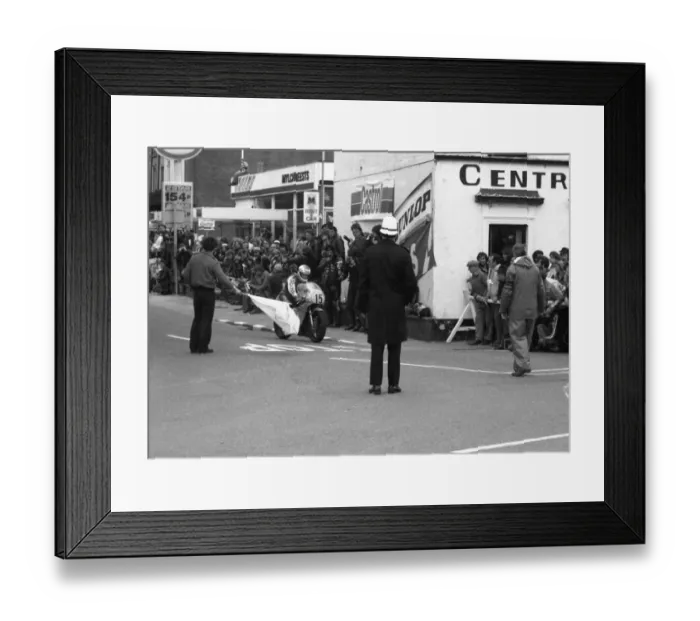 Framed Print : Donnie Robinson (Pharaoh Yamaha) first running, 1981 Senior TT Framed Print : Donnie Robinson (Pharaoh Yamaha) first running, 1981 Senior TT