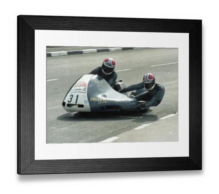 Framed Print : Artie Oates & Edda Oates (Inglewood Kawasaki) 1980 Sidecar TT Framed Print : Artie Oates & Edda Oates (Inglewood Kawasaki) 1980 Sidecar TT