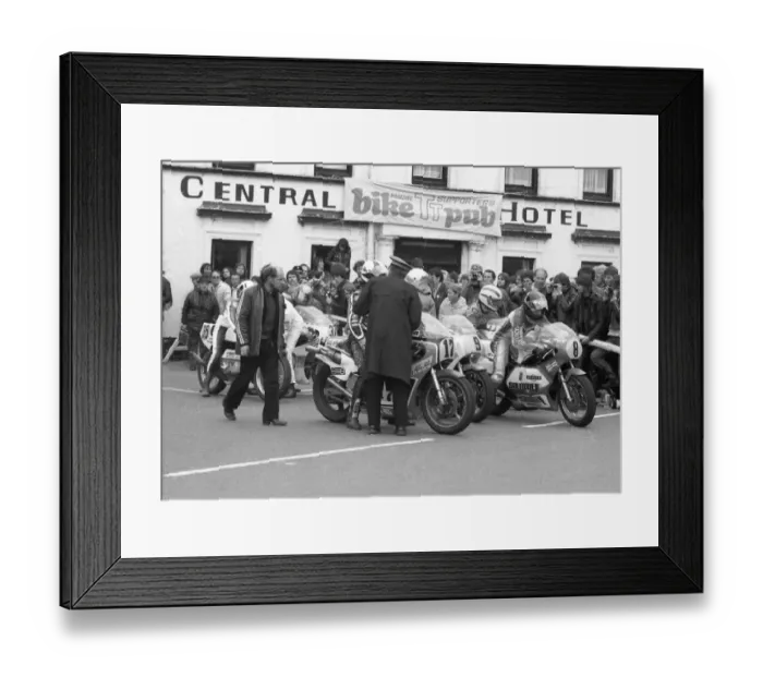 Framed Print : Jon Ekerold (Suzuki) first running, 1981 Senior TT Framed Print : Jon Ekerold (Suzuki) first running, 1981 Senior TT