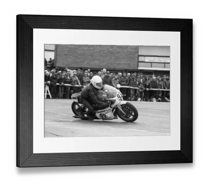 Framed Print : Mal Kirwan (Yamaha) 1981 Senior TT Framed Print : Mal Kirwan (Yamaha) 1981 Senior TT