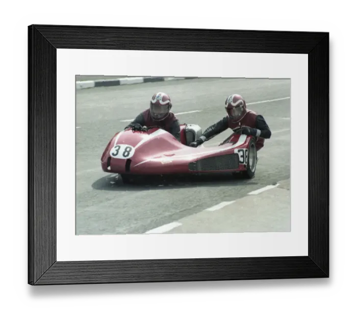Framed Print : Dave Hallam & John Havercroft (Windle Yamaha) 1980 Sidecar TT Framed Print : Dave Hallam & John Havercroft (Windle Yamaha) 1980 Sidecar TT