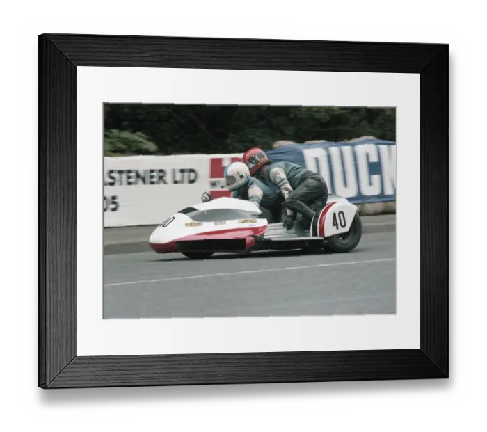 Framed Print : Vince Winstanley & Dave Smith (Suzuki) 1979 Sidecar TT Framed Print : Vince Winstanley & Dave Smith (Suzuki) 1979 Sidecar TT
