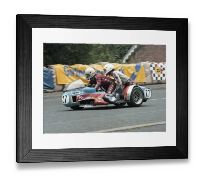 Framed Print : Dave Houghton & Ashley Wooller (Reemaun) 1979 Sidecar TT Framed Print : Dave Houghton & Ashley Wooller (Reemaun) 1979 Sidecar TT