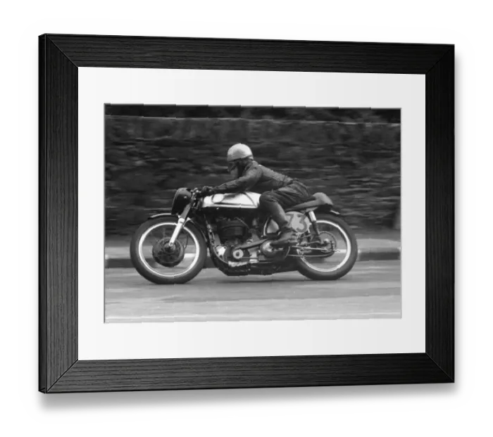 Framed Print : Brian Warburton (Norton) 1960 Senior Manx Grand Prix Framed Print : Brian Warburton (Norton) 1960 Senior Manx Grand Prix