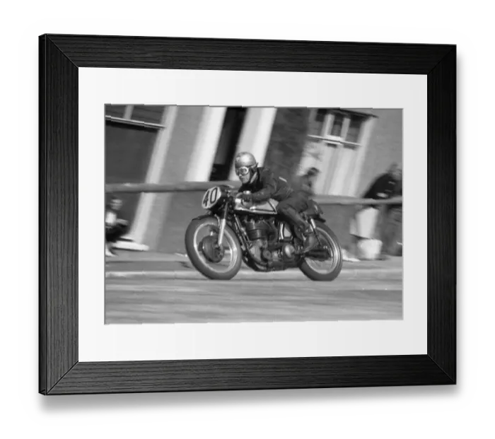 Framed Print : Brian Warburton (Norton) 1961 Senior Manx Grand Prix Framed Print : Brian Warburton (Norton) 1961 Senior Manx Grand Prix