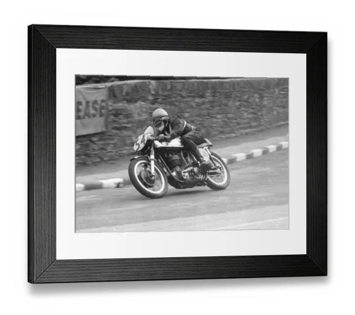 Framed Print : Tom Walker (Norton) 1960 Senior Manx Grand Prix