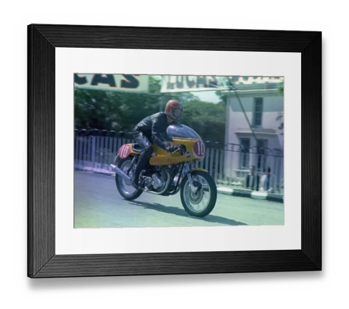 Framed Print : Martyn Ashwood (Norton) 1972 Production TT Framed Print : Martyn Ashwood (Norton) 1972 Production TT
