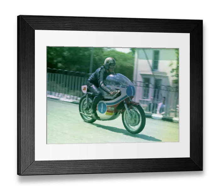 Framed Print : Chas Mortimer (Yamaha) 1972 Junior TT Framed Print : Chas Mortimer (Yamaha) 1972 Junior TT