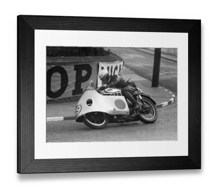 Framed Print : Roy Ingram (Norton) 1955 Senior TT Framed Print : Roy Ingram (Norton) 1955 Senior TT