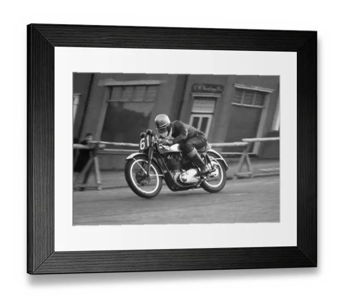 Framed Print : Indian Jack Wilks (BSA) on Bray Hill, 1956 Senior TT Framed Print : Indian Jack Wilks (BSA) on Bray Hill, 1956 Senior TT