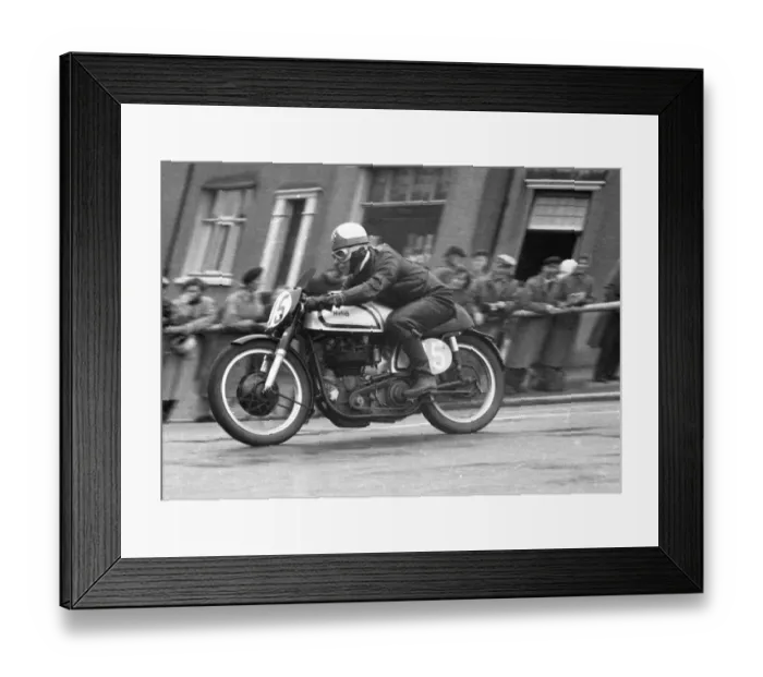 Framed Print : Maurice Pizzey (Norton) 1956 Junior TT Framed Print : Maurice Pizzey (Norton) 1956 Junior TT