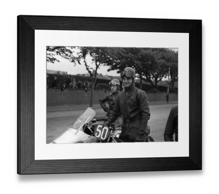 Framed Print : Bob Cook (BSA) 1956 Senior TT Framed Print : Bob Cook (BSA) 1956 Senior TT