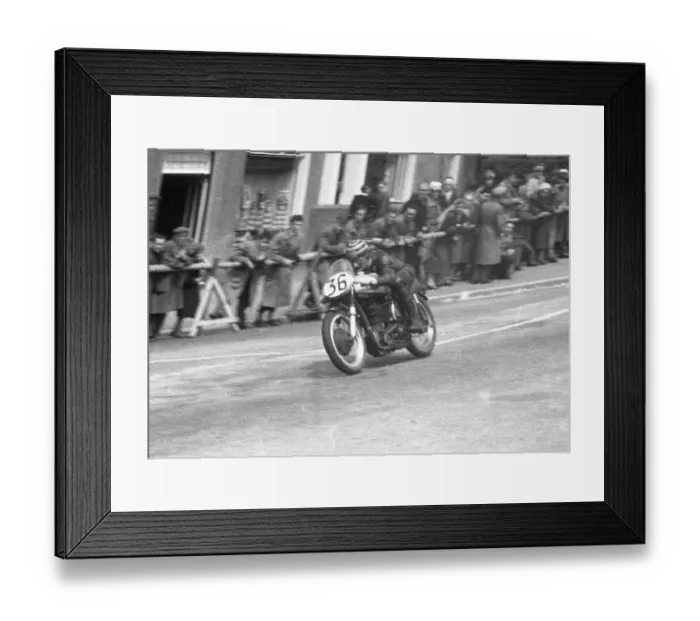 Framed Print : Albert Moule (Norton) 1956 Senior TT Framed Print : Albert Moule (Norton) 1956 Senior TT