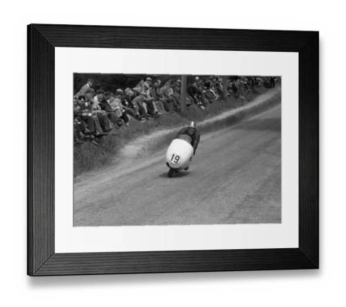 Framed Print : Eric Hinton (Norton) 1957 Senior TT Framed Print : Eric Hinton (Norton) 1957 Senior TT
