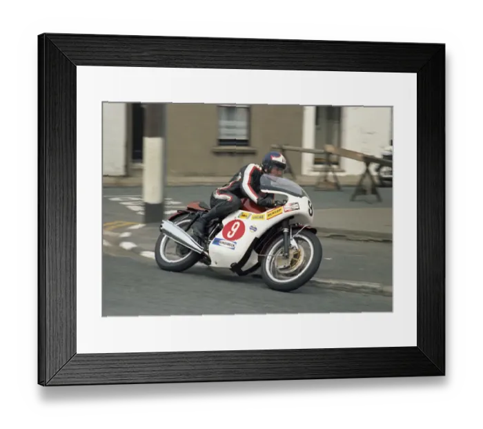 Framed Print : Tony Jefferies on Slippery Sam (Triumph) 1971 Production TT Framed Print : Tony Jefferies on Slippery Sam (Triumph) 1971 Production TT