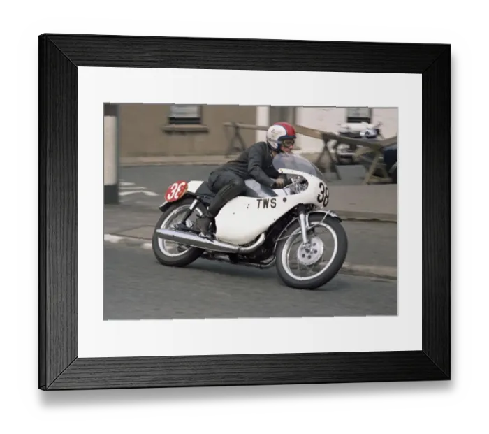 Framed Print : Gordon Pantall (Suzuki) 1971 Production TT Framed Print : Gordon Pantall (Suzuki) 1971 Production TT