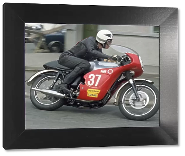 Roger Bowler (Triumph) 1971 Production TT