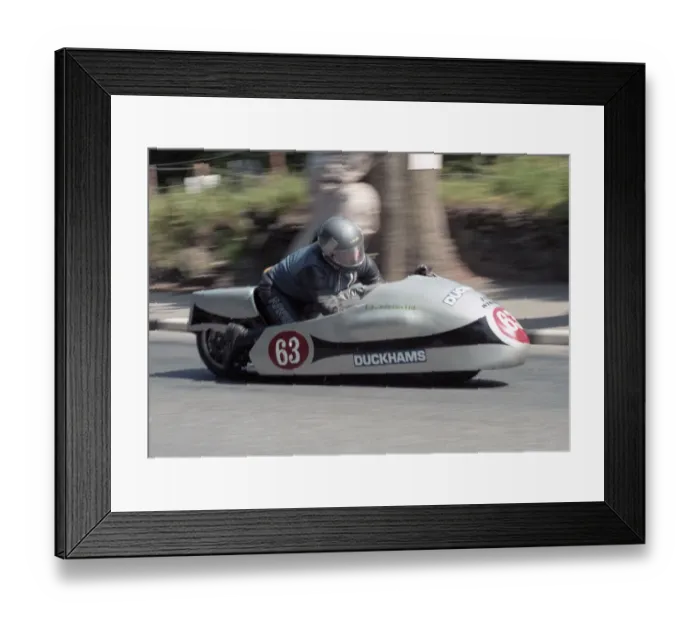 Framed Print : Dick Hawes & Eddie Kiff (Anderson Yamaha) 1985 Sidecar TT Framed Print : Dick Hawes & Eddie Kiff (Anderson Yamaha) 1985 Sidecar TT