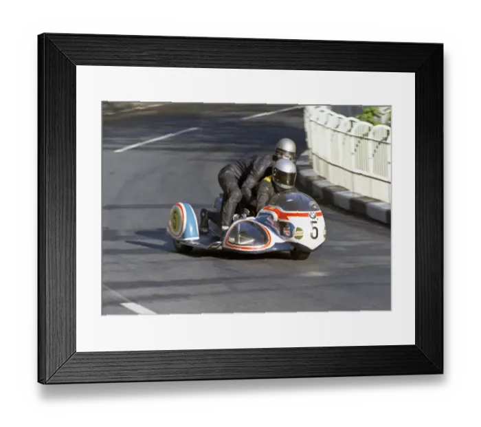 Framed Print : Klaus Enders & Ralf Englehardt (BMW) 1973 750 Sidecar TT