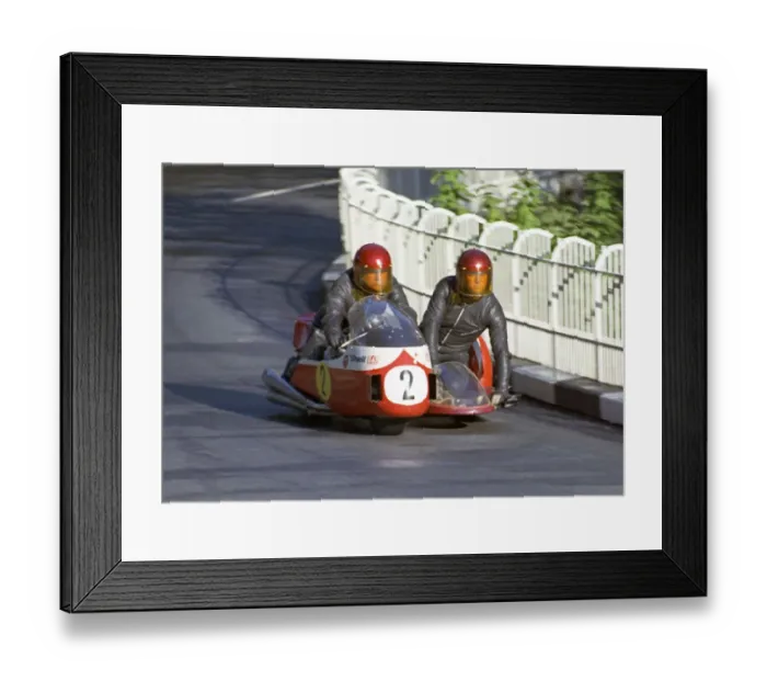 Framed Print : Roy Woodhouse & Doug Woodhouse (Honda) 1973 750 Sidecar TT Framed Print : Roy Woodhouse & Doug Woodhouse (Honda) 1973 750 Sidecar TT