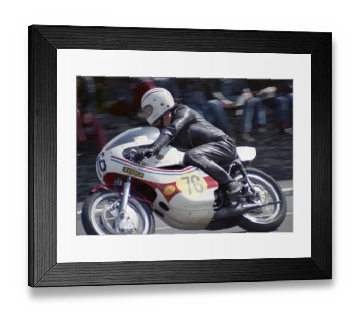 Framed Print : Malcolm Moffat (Yamaha) 1974 Senior TT
