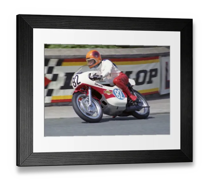 Framed Print : Geoff Carr (Yamaha) 1974 Junior TT Framed Print : Geoff Carr (Yamaha) 1974 Junior TT