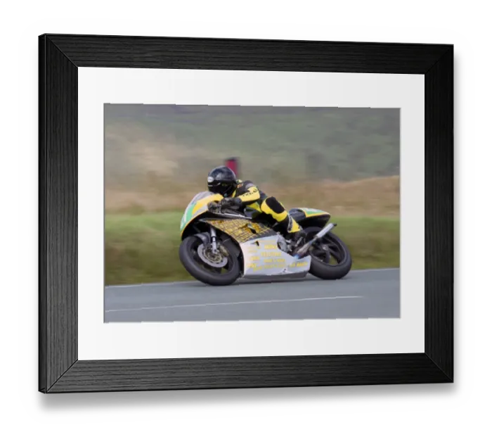 Framed Print : Andrew Kneale (Honda) 2003 Lightweight Manx Grand Prix Framed Print : Andrew Kneale (Honda) 2003 Lightweight Manx Grand Prix