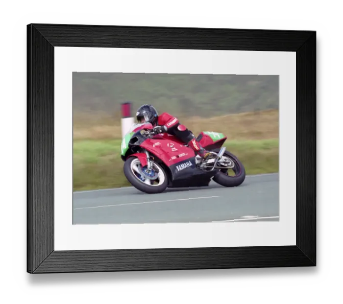 Framed Print : Stuart Garton (Yamaha) 2003 Lightweight Manx Grand Prix Framed Print : Stuart Garton (Yamaha) 2003 Lightweight Manx Grand Prix