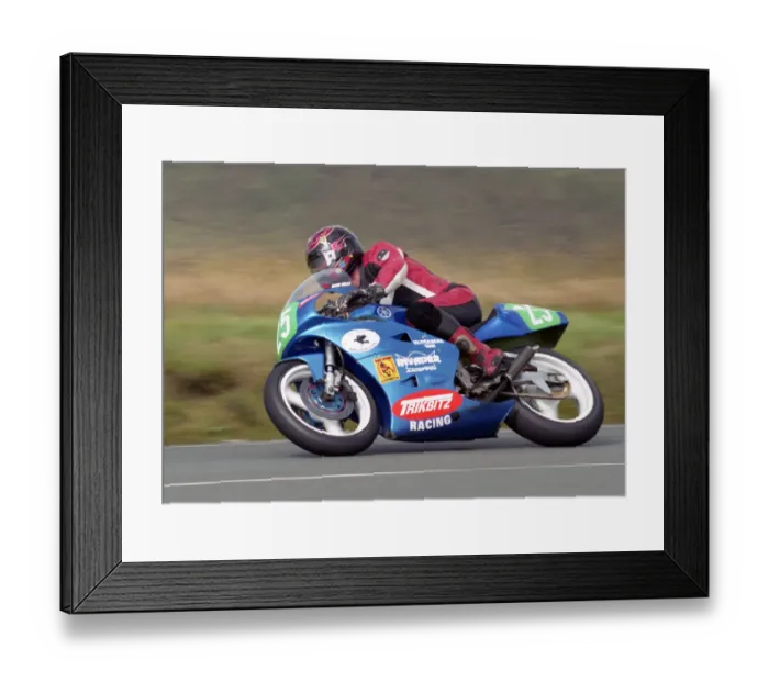 Framed Print : Dave Sells (Yamaha) 2003 Lightweight Manx Grand Prix Framed Print : Dave Sells (Yamaha) 2003 Lightweight Manx Grand Prix