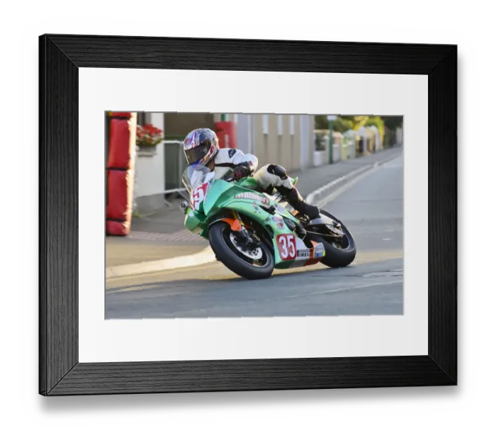 Framed Print : Jason Montgomery (Yamaha) 2014 Newcomers A Manx Grand Prix Framed Print : Jason Montgomery (Yamaha) 2014 Newcomers A Manx Grand Prix