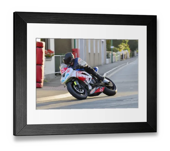 Framed Print : Adrian Hartog (Kawasaki) 2014 Newcomers A Manx Grand Prix Framed Print : Adrian Hartog (Kawasaki) 2014 Newcomers A Manx Grand Prix