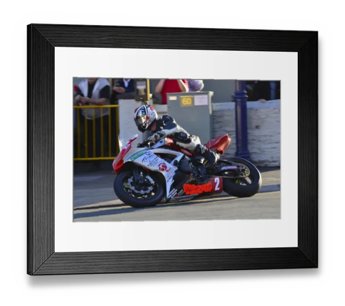 Framed Print : Shane Egan (Suzuki) 2014 Newcomers A Manx Grand Prix Framed Print : Shane Egan (Suzuki) 2014 Newcomers A Manx Grand Prix
