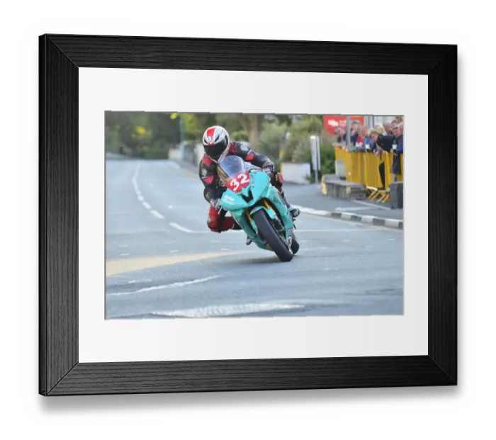 Framed Print : Jamie Edwards (Yamaha) 2014 Newcomers A Manx Grand Prix Framed Print : Jamie Edwards (Yamaha) 2014 Newcomers A Manx Grand Prix