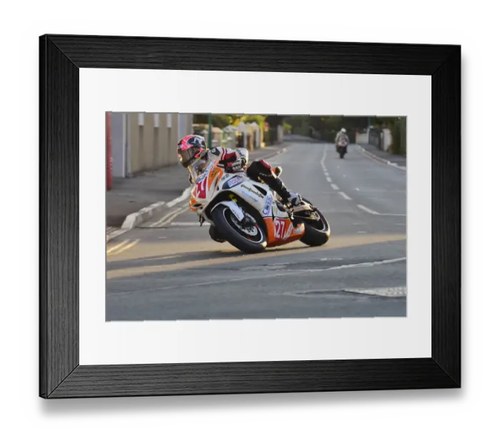 Framed Print : Kevin van der Gulik (Suzuki) 2014 Newcomers A Manx Grand Prix Framed Print : Kevin van der Gulik (Suzuki) 2014 Newcomers A Manx Grand Prix