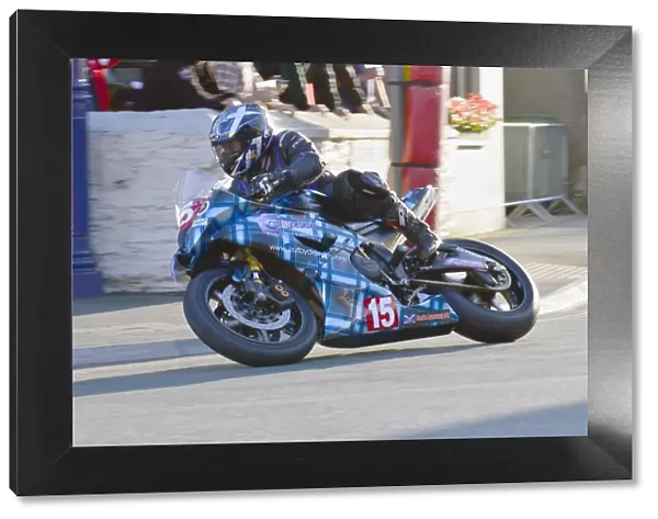 Andy Dunnet (Yamaha) 2014 Newcomers A Manx Grand Prix