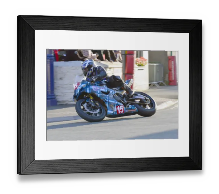 Framed Print : Andy Dunnet (Yamaha) 2014 Newcomers A Manx Grand Prix Framed Print : Andy Dunnet (Yamaha) 2014 Newcomers A Manx Grand Prix