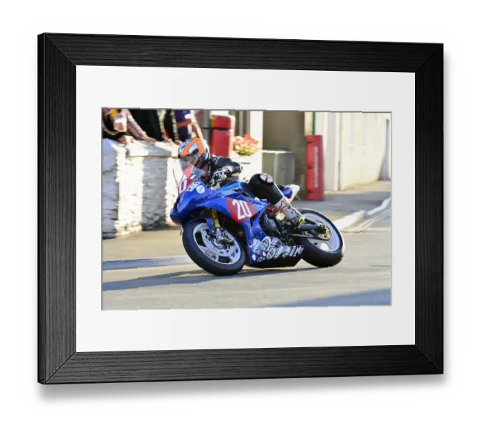 Framed Print : Dave Sellars (Triumph) 2014 Newcomers A Manx Grand Prix Framed Print : Dave Sellars (Triumph) 2014 Newcomers A Manx Grand Prix