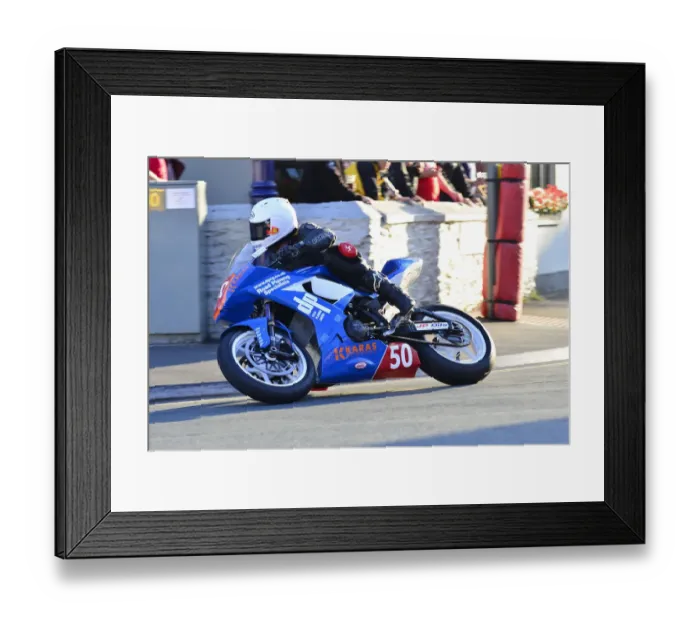Framed Print : Eddie Venn (Kawasaki) 2014 Newcomers B Manx Grand Prix Framed Print : Eddie Venn (Kawasaki) 2014 Newcomers B Manx Grand Prix
