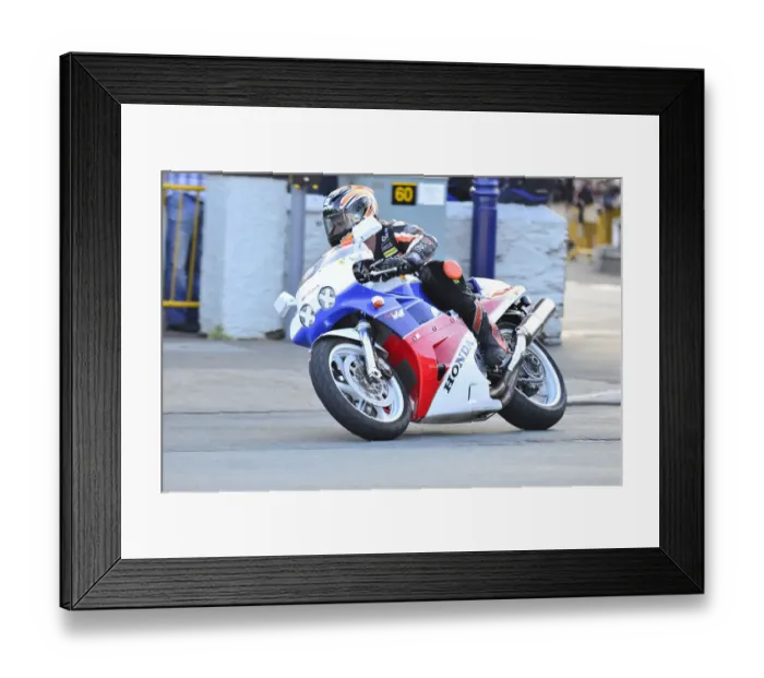 Framed Print : Ryan Farquhar (Honda) 2014 Joey Dunlop Lap Framed Print : Ryan Farquhar (Honda) 2014 Joey Dunlop Lap