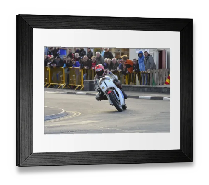 Framed Print : Denis McCullough (Yamaha) 2014 Joey Dunlop Lap Framed Print : Denis McCullough (Yamaha) 2014 Joey Dunlop Lap