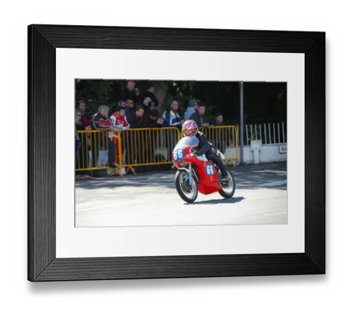 Framed Print : Bob Millinship (Ducati) 2014 350 Classic TT Framed Print : Bob Millinship (Ducati) 2014 350 Classic TT