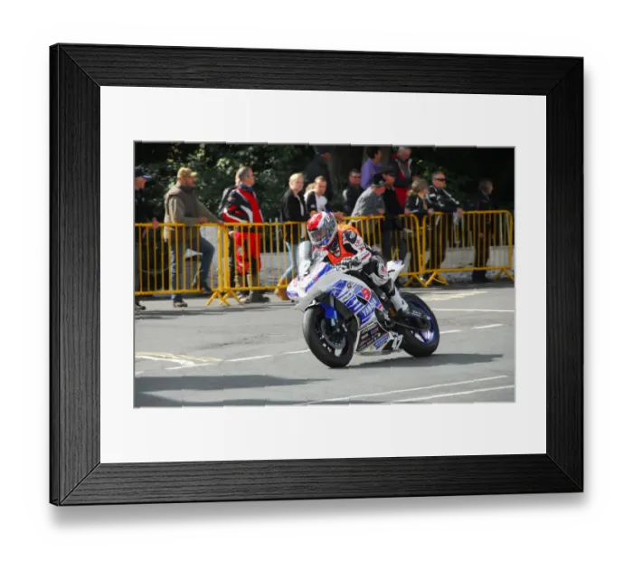 Framed Print : Julien Tonuitti (Yamaha) 2014 Junior Manx Grand Prix Framed Print : Julien Tonuitti (Yamaha) 2014 Junior Manx Grand Prix