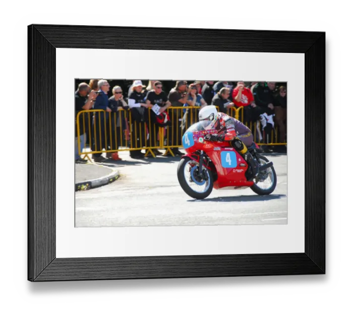 Framed Print : Olie Linsdell (Drixton Honda) 2014 350 Classic TT Framed Print : Olie Linsdell (Drixton Honda) 2014 350 Classic TT