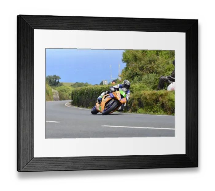 Framed Print : Rob Hodson (Kawasaki) 2014 Supertwin Manx Grand Prix Framed Print : Rob Hodson (Kawasaki) 2014 Supertwin Manx Grand Prix
