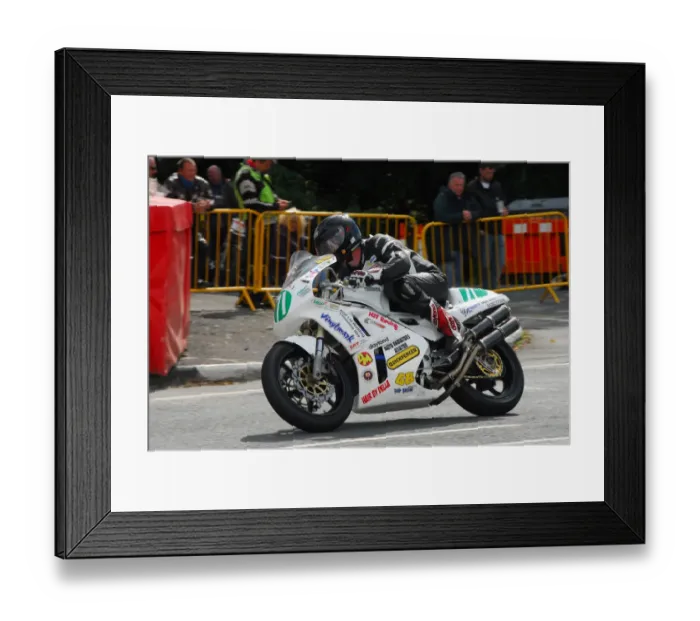 Framed Print : Gavin Brown (Honda) 2014 Lightweight Manx Grand Prix Framed Print : Gavin Brown (Honda) 2014 Lightweight Manx Grand Prix