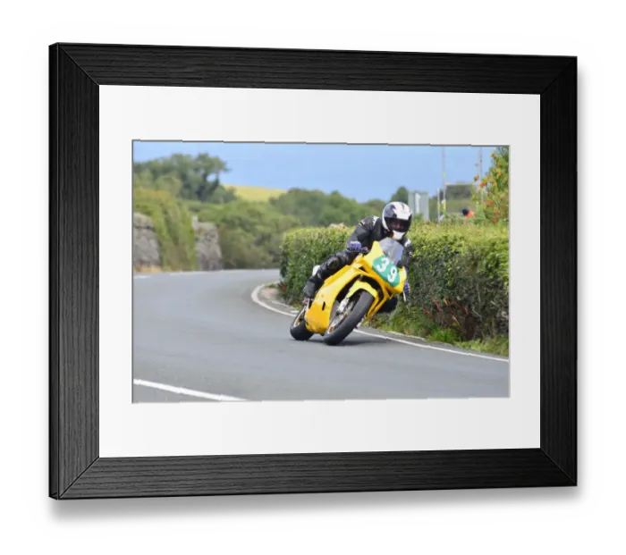 Framed Print : Richard Saville (Suzuki) 2014 Supertwin Manx Grand Prix Framed Print : Richard Saville (Suzuki) 2014 Supertwin Manx Grand Prix