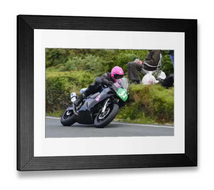 Framed Print : Simon Perkin (Suzuki) 2014 Supertwin Manx Grand Prix