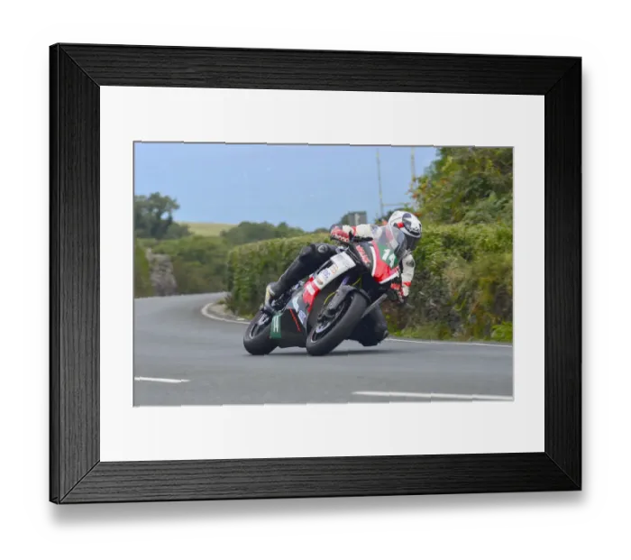 Framed Print : Warren Verwey (Kawasaki) 2014 Supertwin Manx Grand Prix Framed Print : Warren Verwey (Kawasaki) 2014 Supertwin Manx Grand Prix