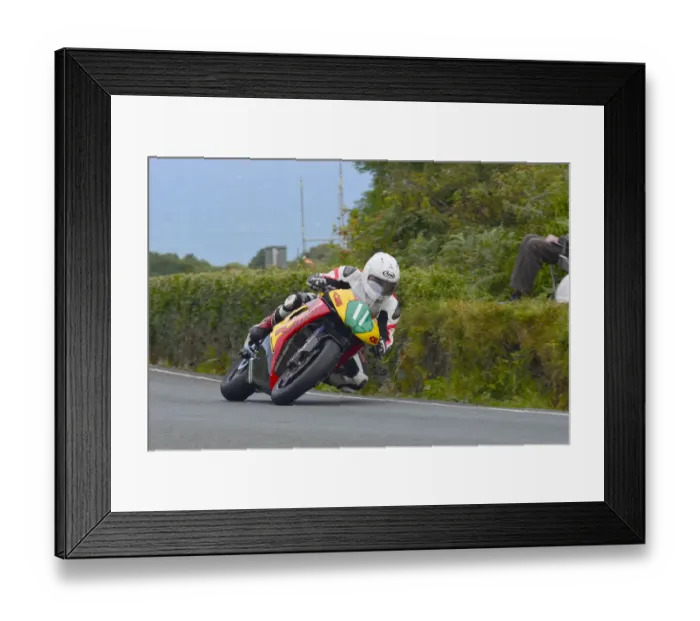 Framed Print : Ben Rea (Kawasaki) 2014 Supertwin Manx Grand Prix Framed Print : Ben Rea (Kawasaki) 2014 Supertwin Manx Grand Prix